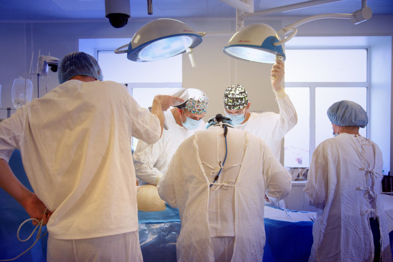Surgeon Perform Surgery - NU Hospitals