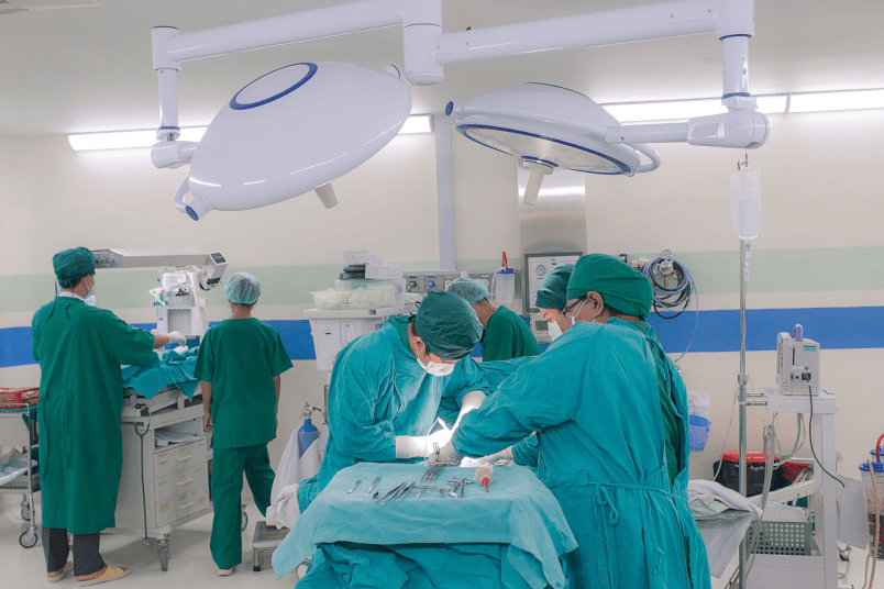 Doctor Surgery Team - NU Hospitals
